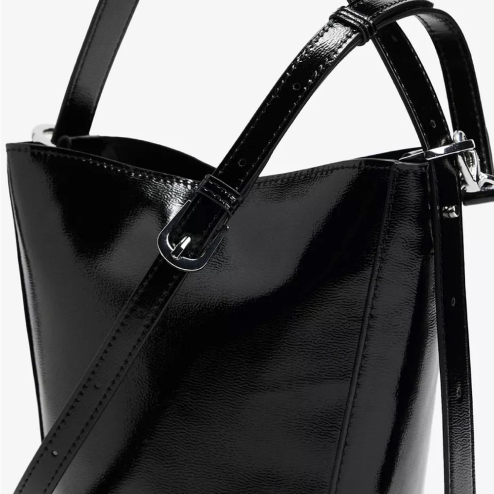 Elegant Black Women's Bag usd a couple of times
